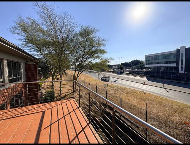347M² OFFICE TO LET IN MAGALIESSIG